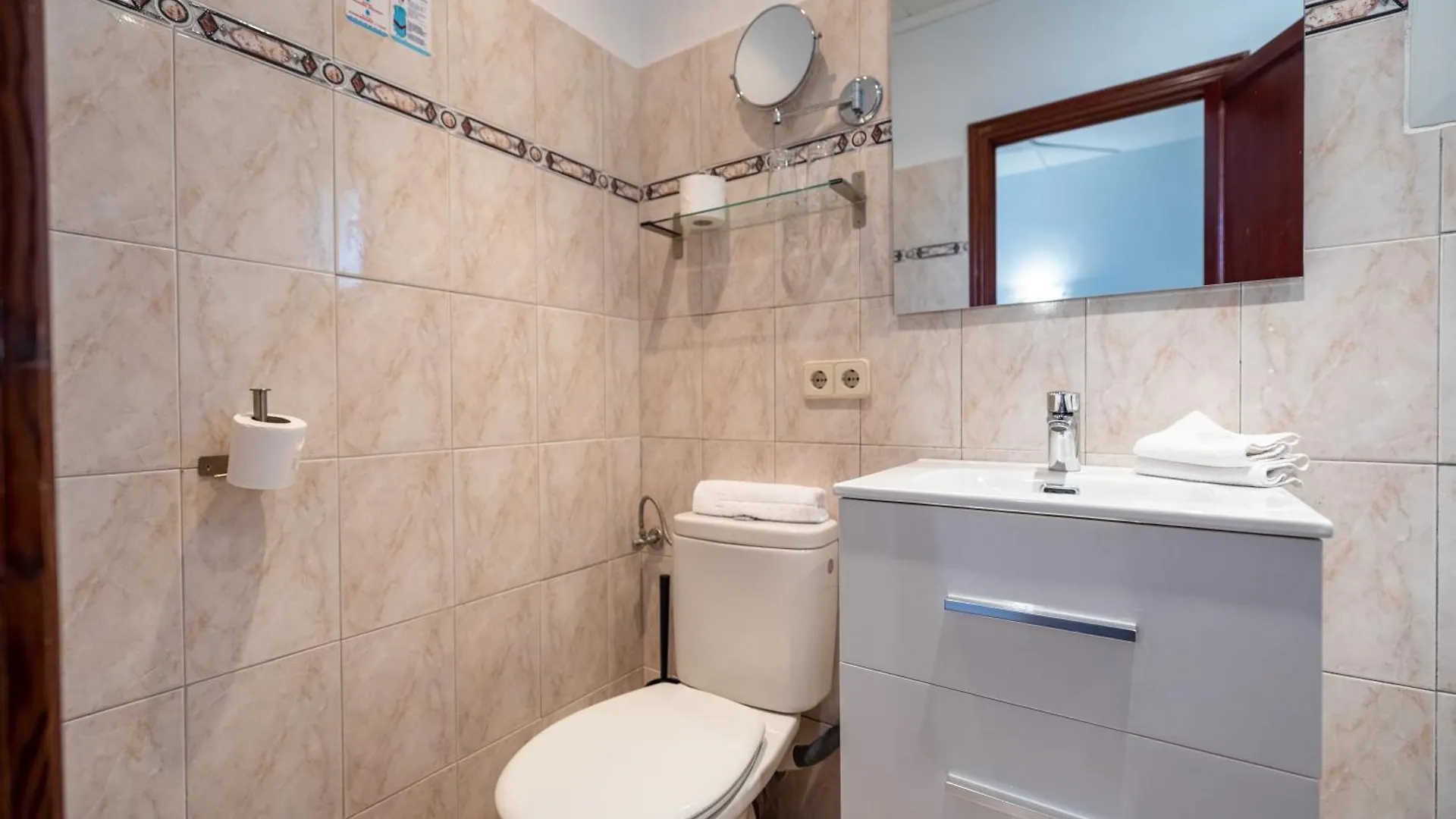 Hostal Doris - Adults Only Colonia de Sant Jordi 2*,
